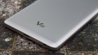 LG V20