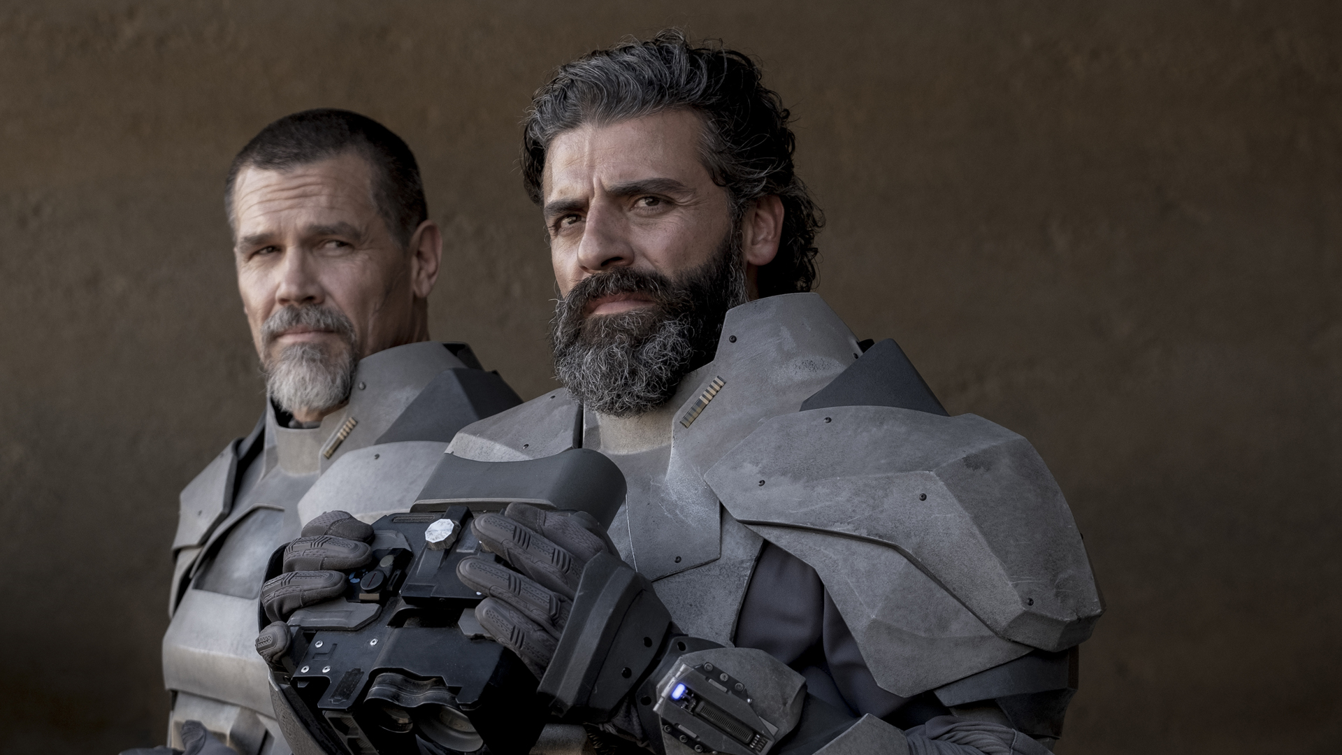 Oscar Isaac and Josh Brolin as Leto Atreides and Gurney in Dune