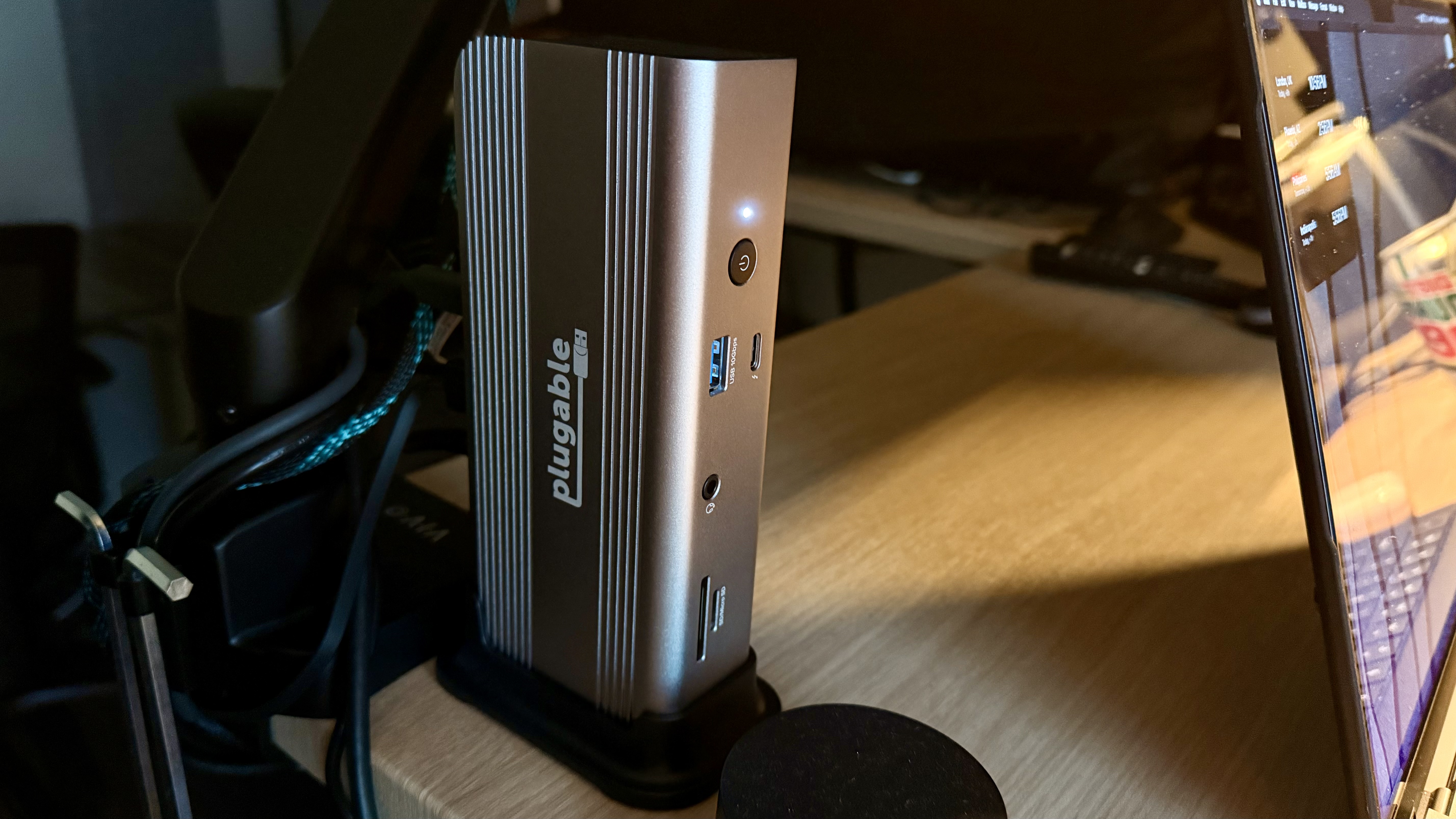 Plugable | 11-in-1 Thunderbolt 5 Docking Station