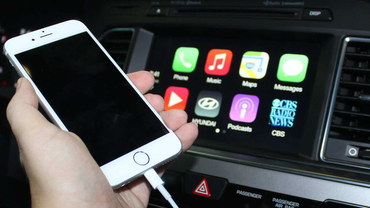 Apple CarPlay is a little more plain