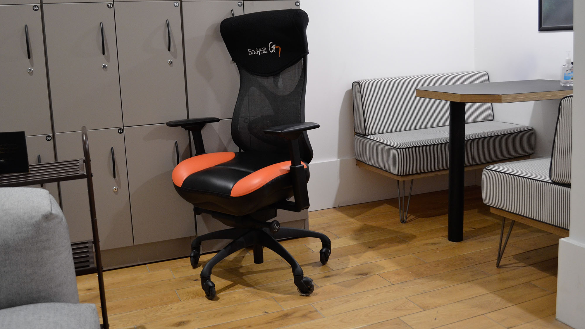 A BodyBilt G7 gaming chair in an office