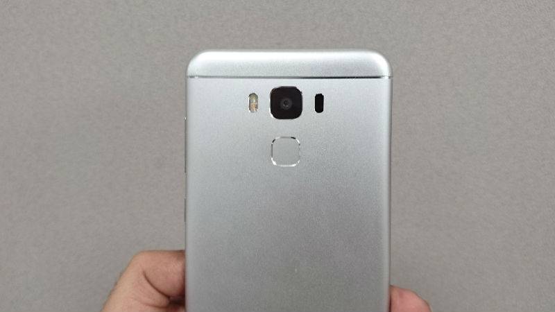 The Max has a suprisingly good rear camera