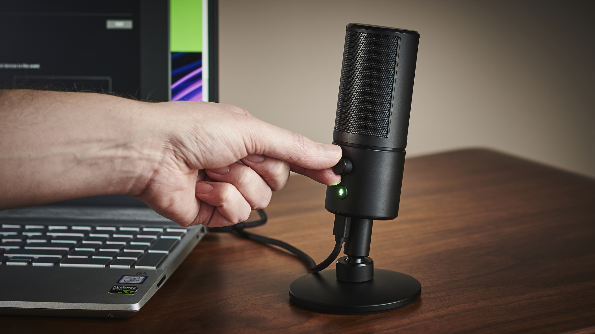 Razer Seiren Emote