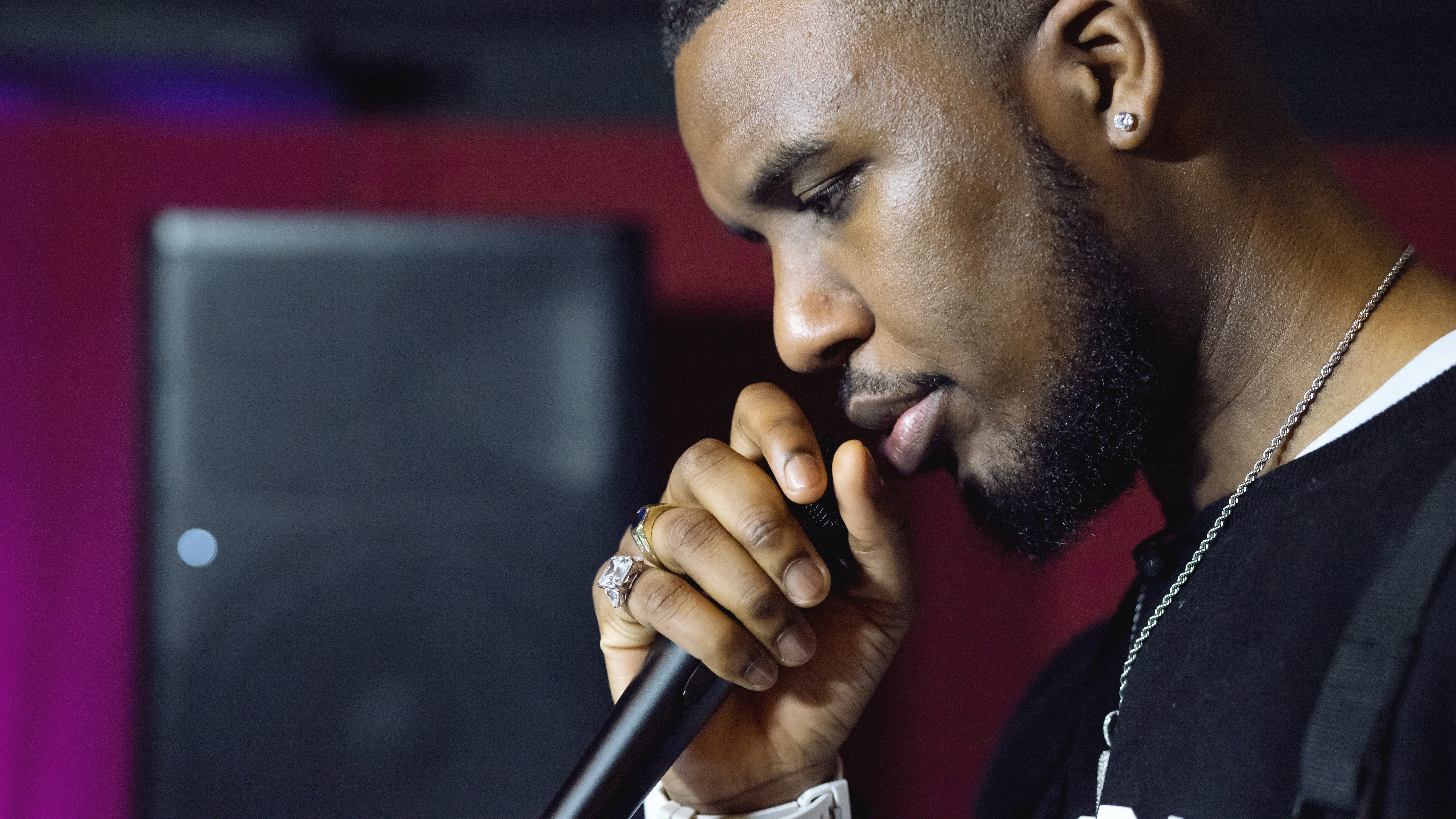 London based MC and producer Novelist tries out the Dubler Studio Kit. Image credit: Vochlea Music