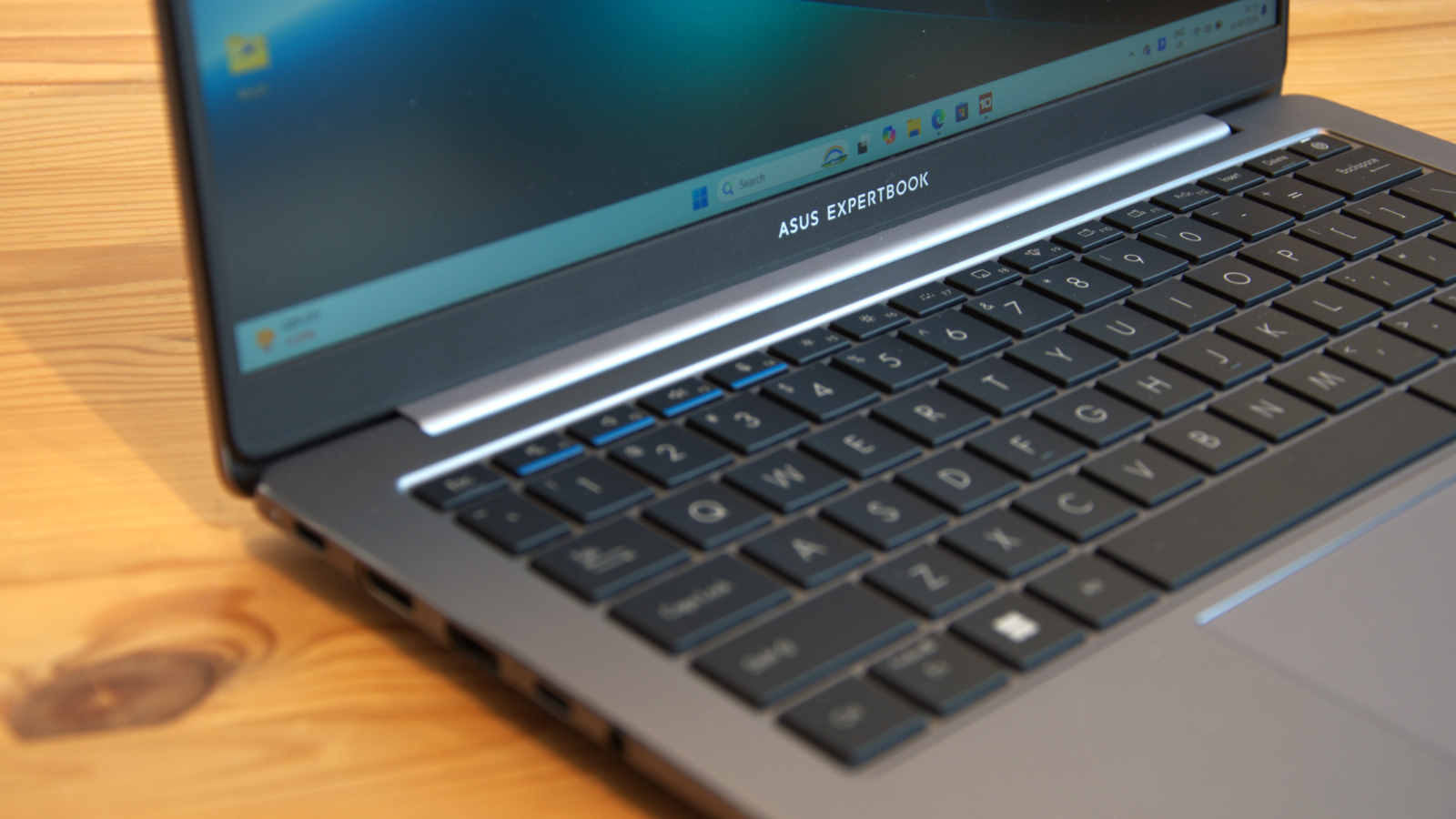 Asus ExpertBook P5