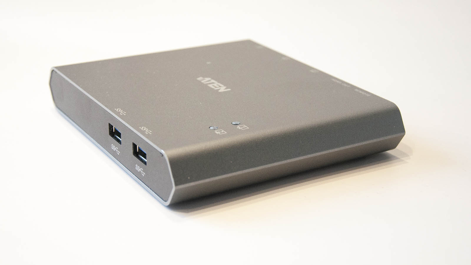 ATEN 2-Port USB-C Dock Switch