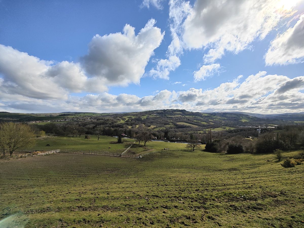 Oppo Find X5 camera samples showing a hilly landscape in ultrawide mode