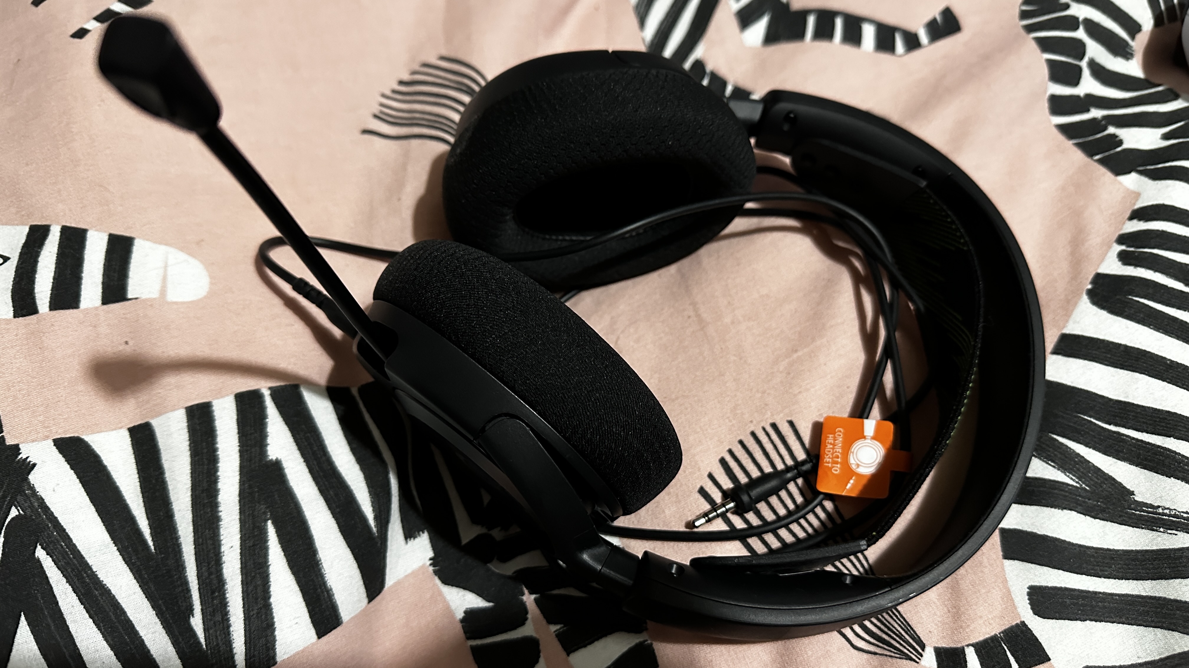 The microphone extended on the Nova 1X