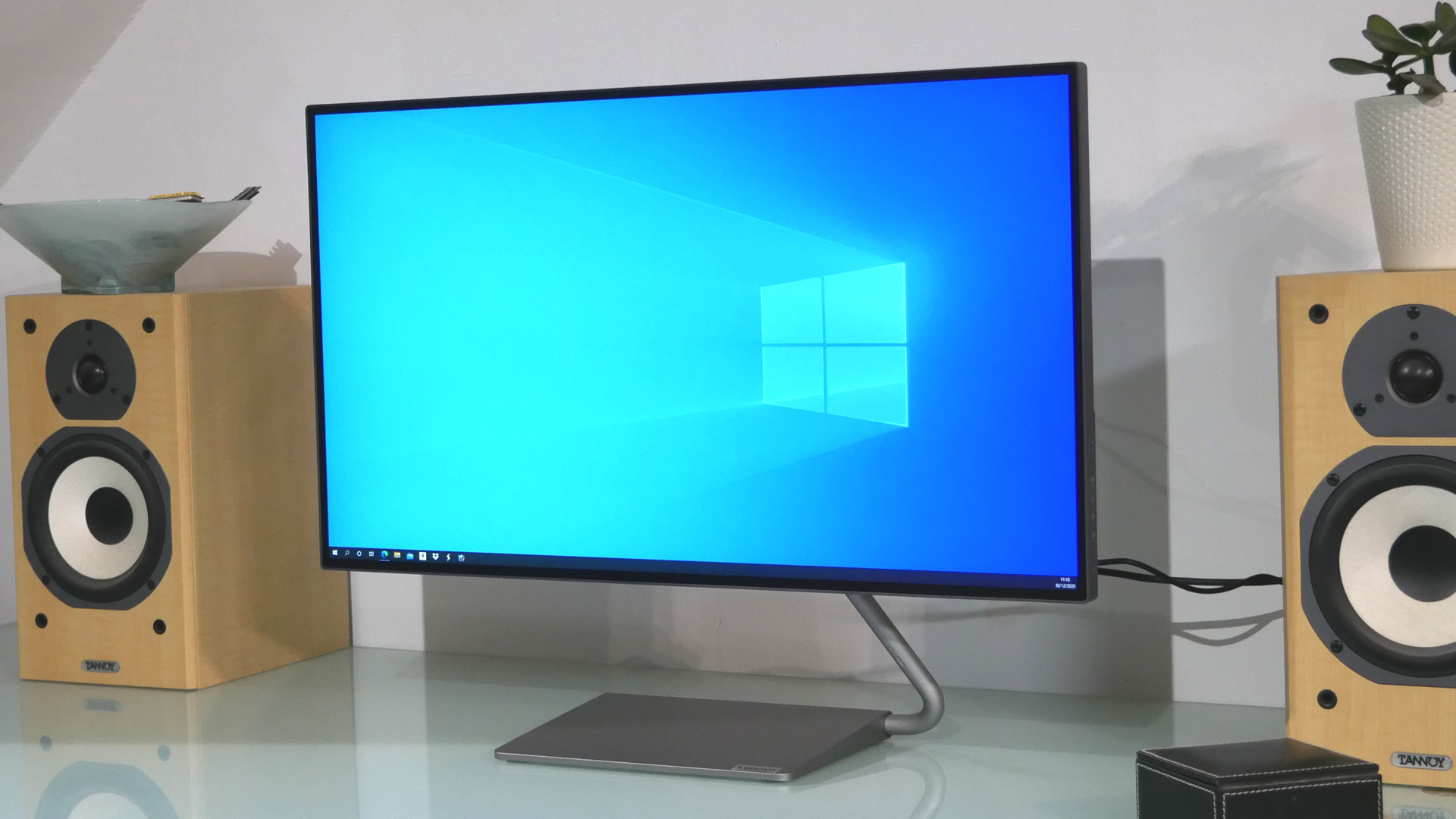 Lenovo Q27H-10 6