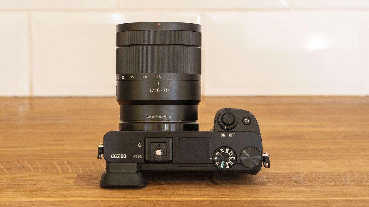 Sony A6100