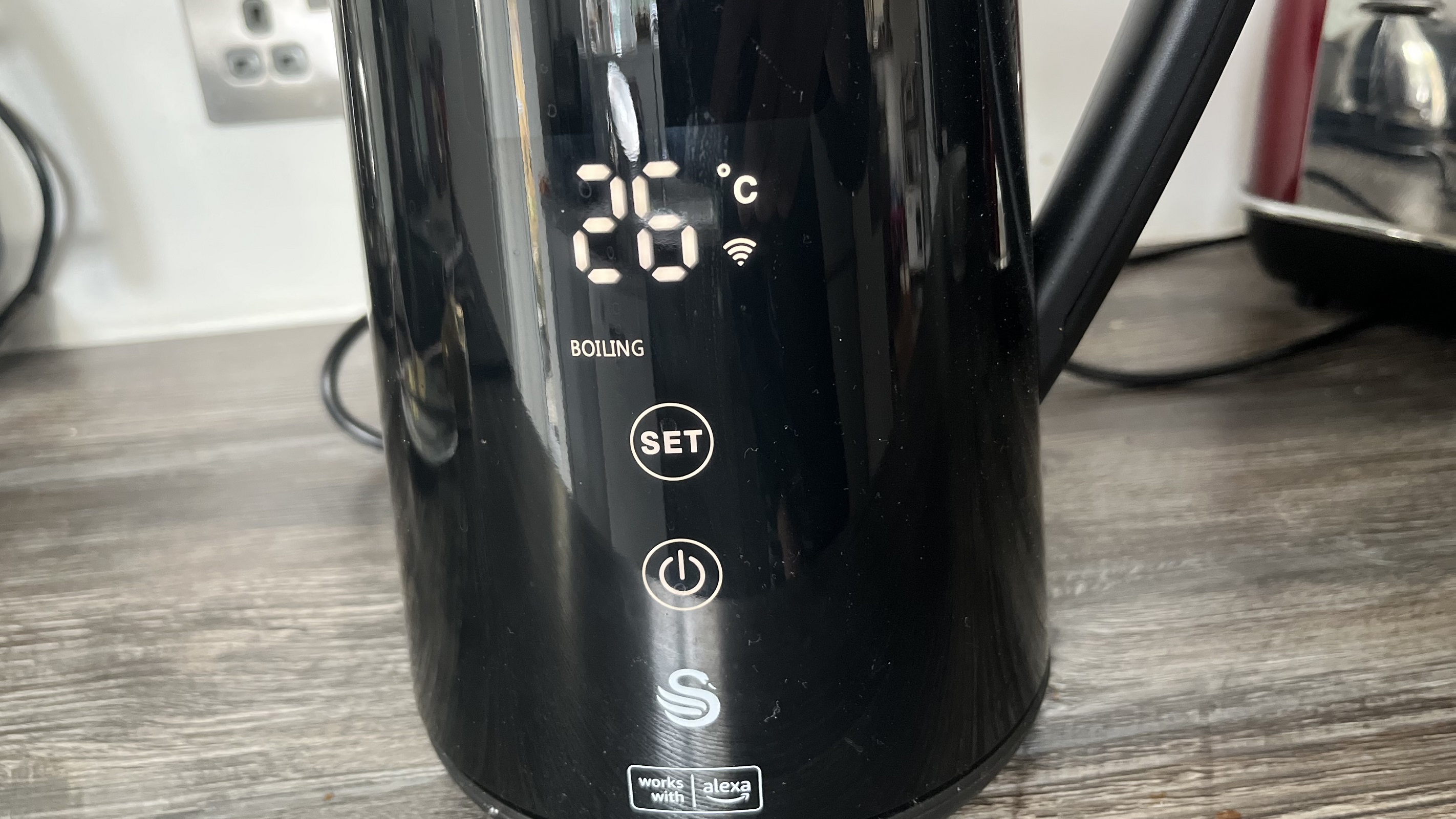 digital display on the swan alexa kettle