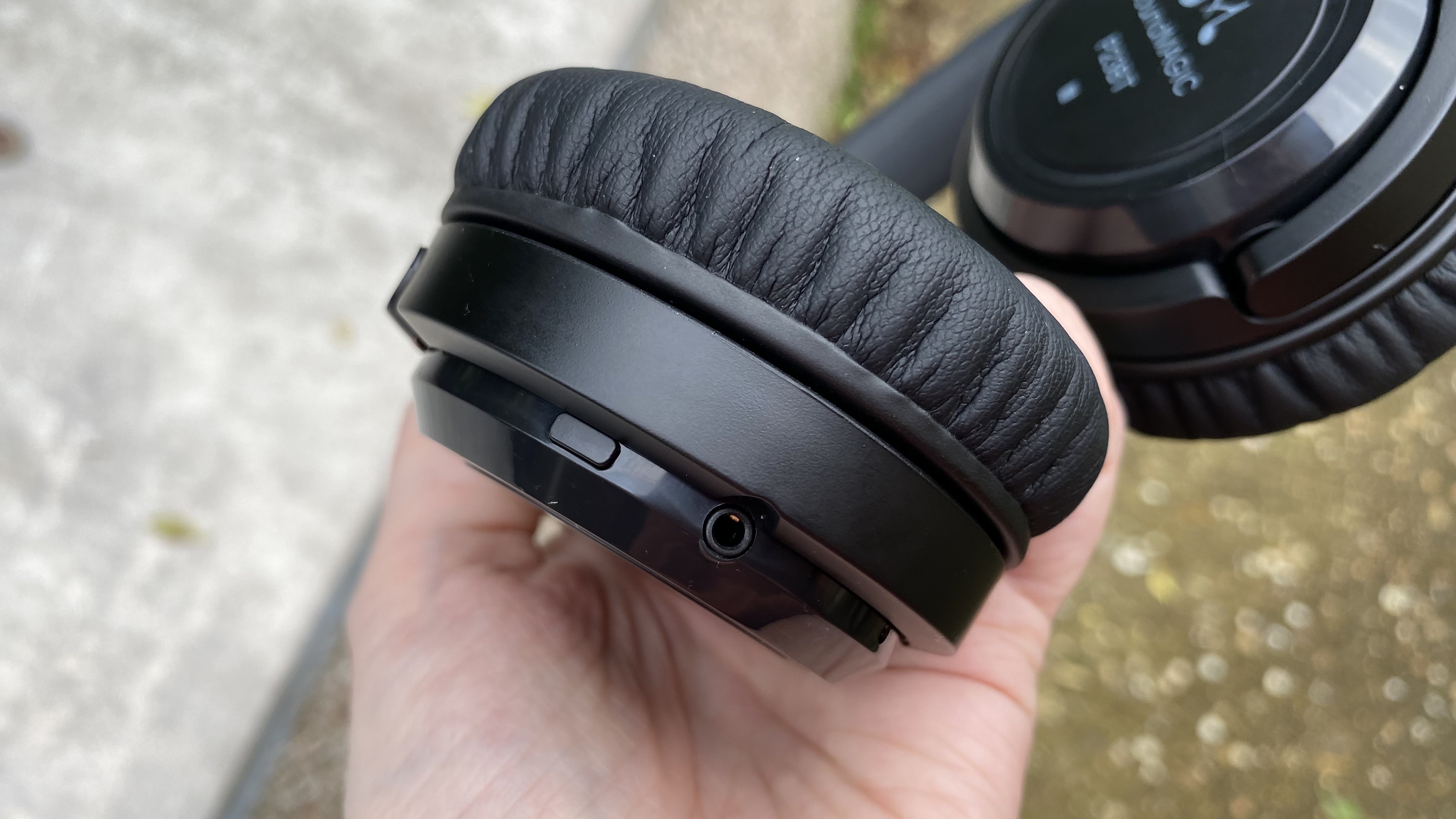 the soundmagic p23bt wireless headphones