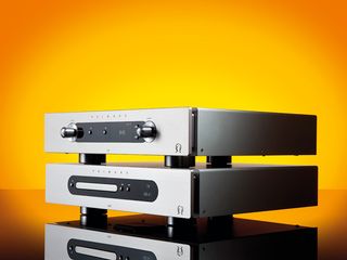 Primare CD32 CD player and I32 amp