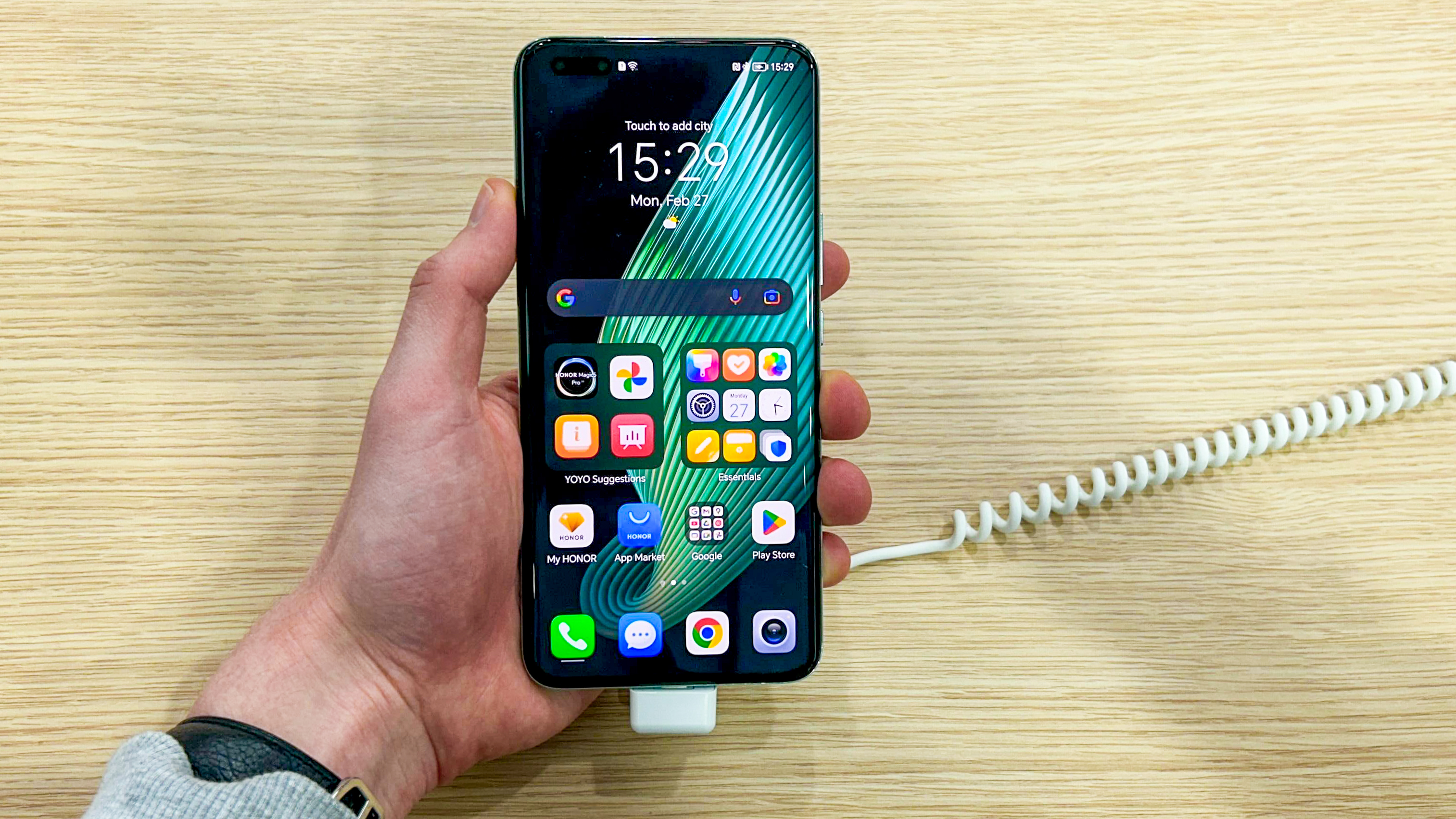 Honor Magic 5 Pro front display