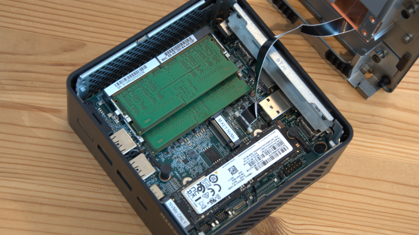 Asus NUC 14 Pro