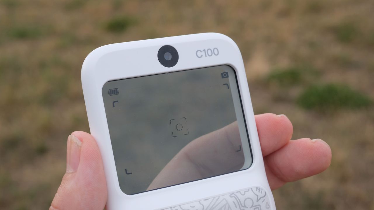 Photograph of the Godox C100 compact camera with transparent screen / viewfinder