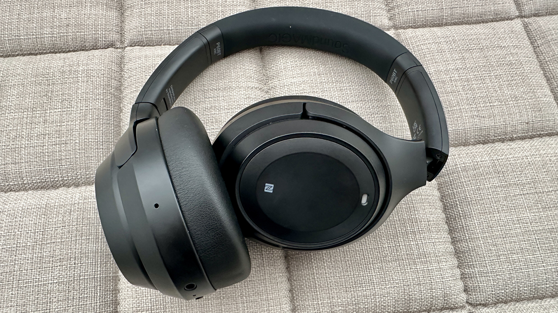 SoundMAGIC P60BT