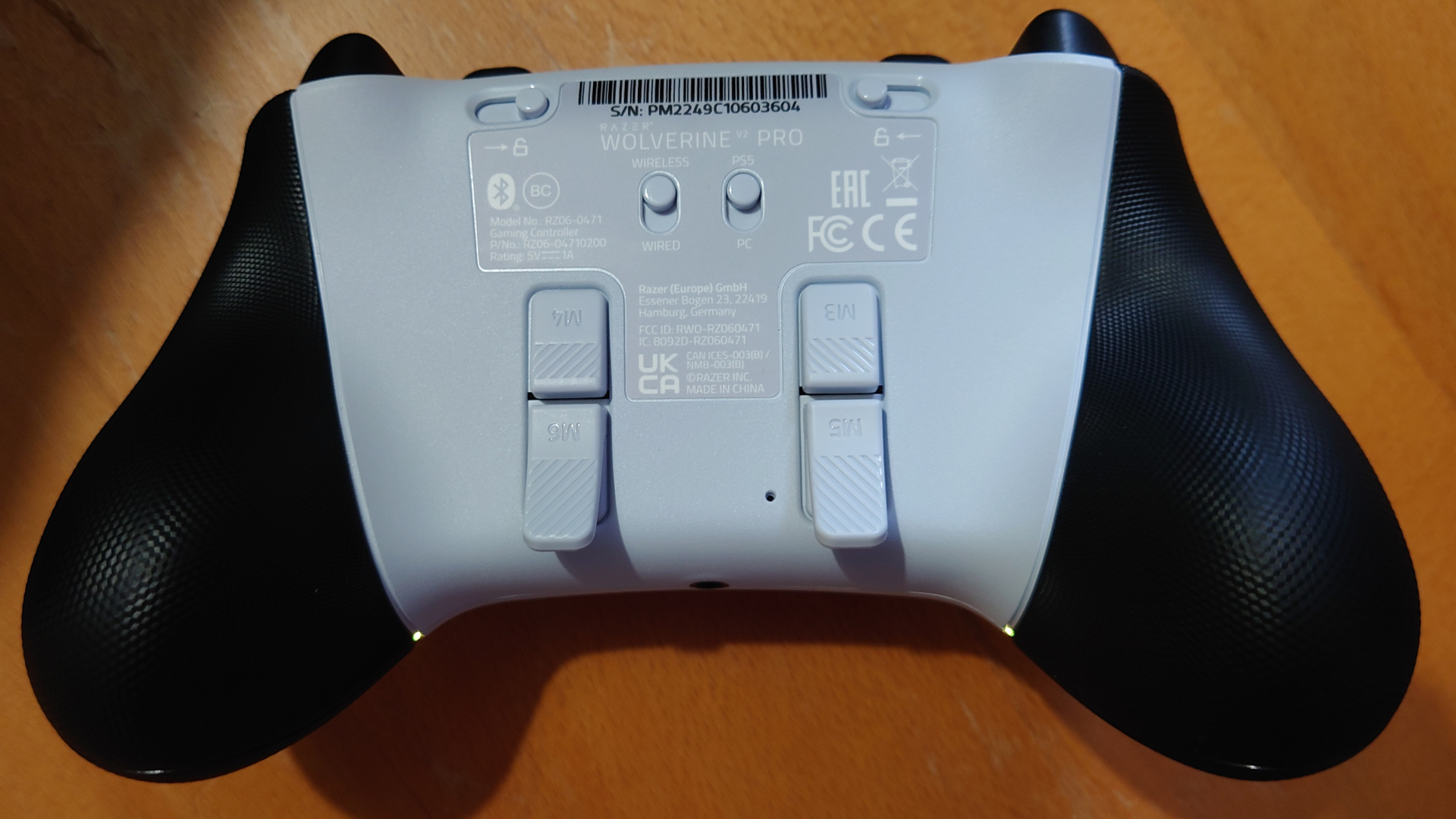 Rear of Razer Wolverine V2 Pro
