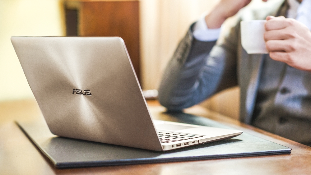 Asus Zenbook UX310UA