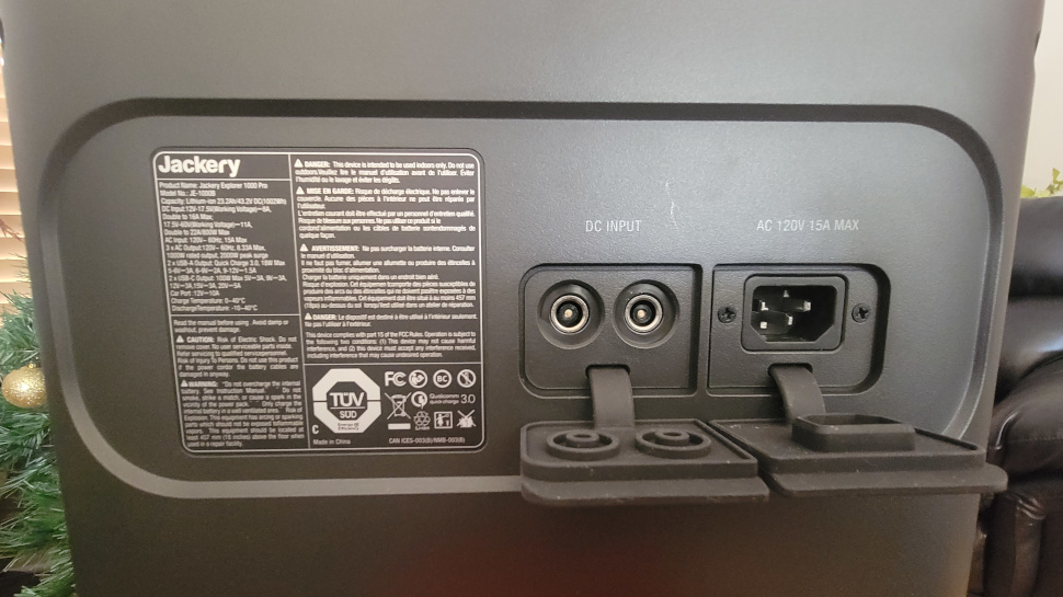 Jackery Solar Generator 1000 Pro back