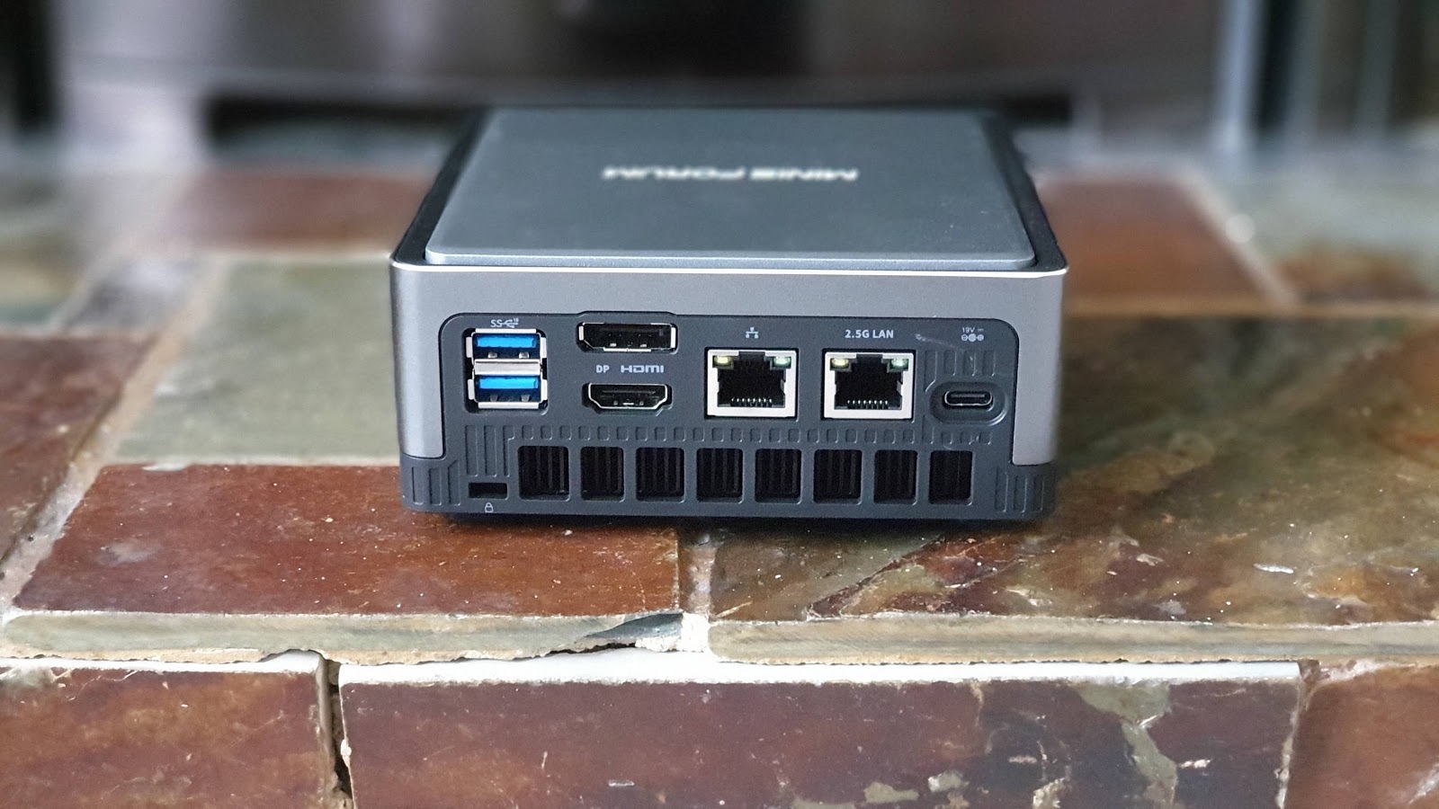 Rear I/O