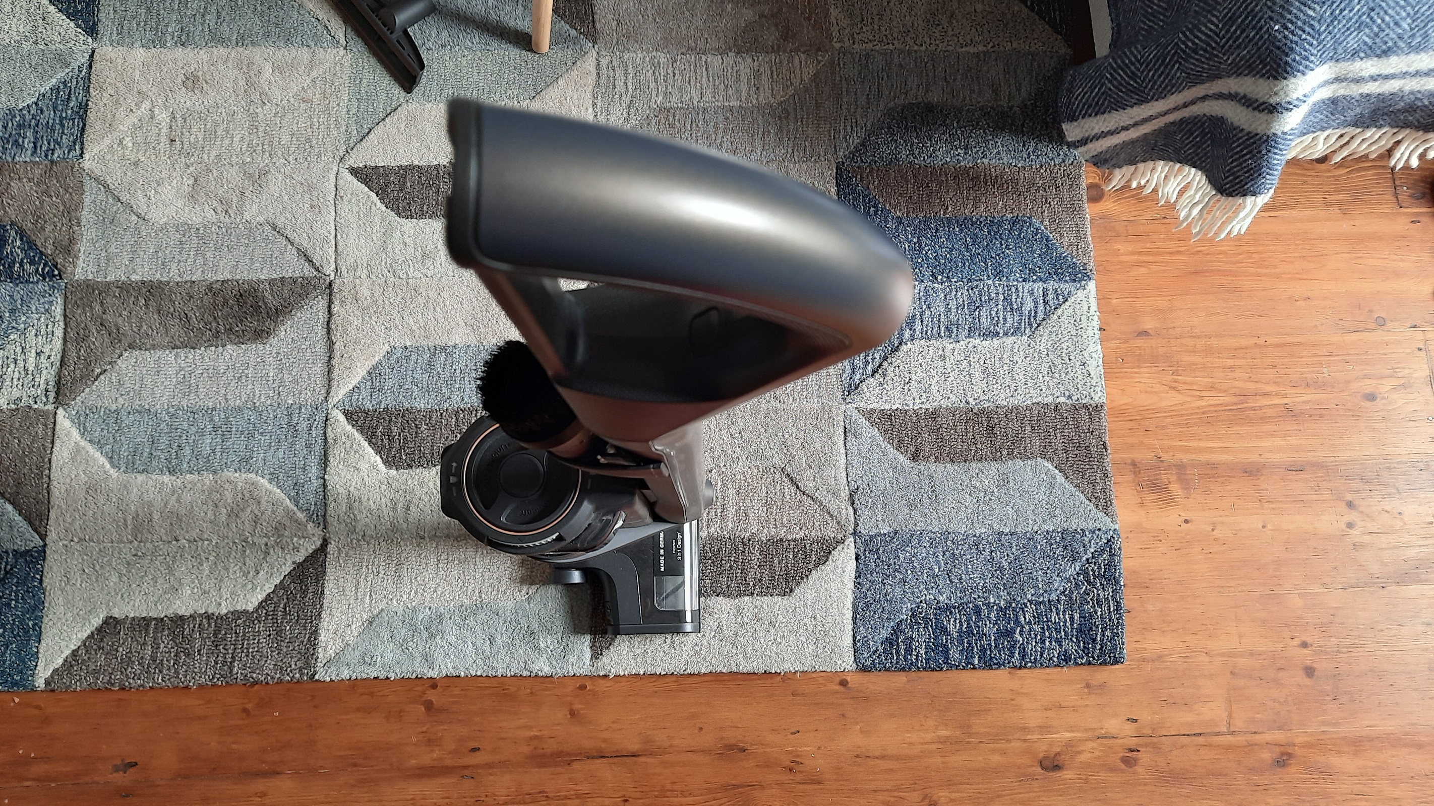 Miele TriFlex HX2 stood upright