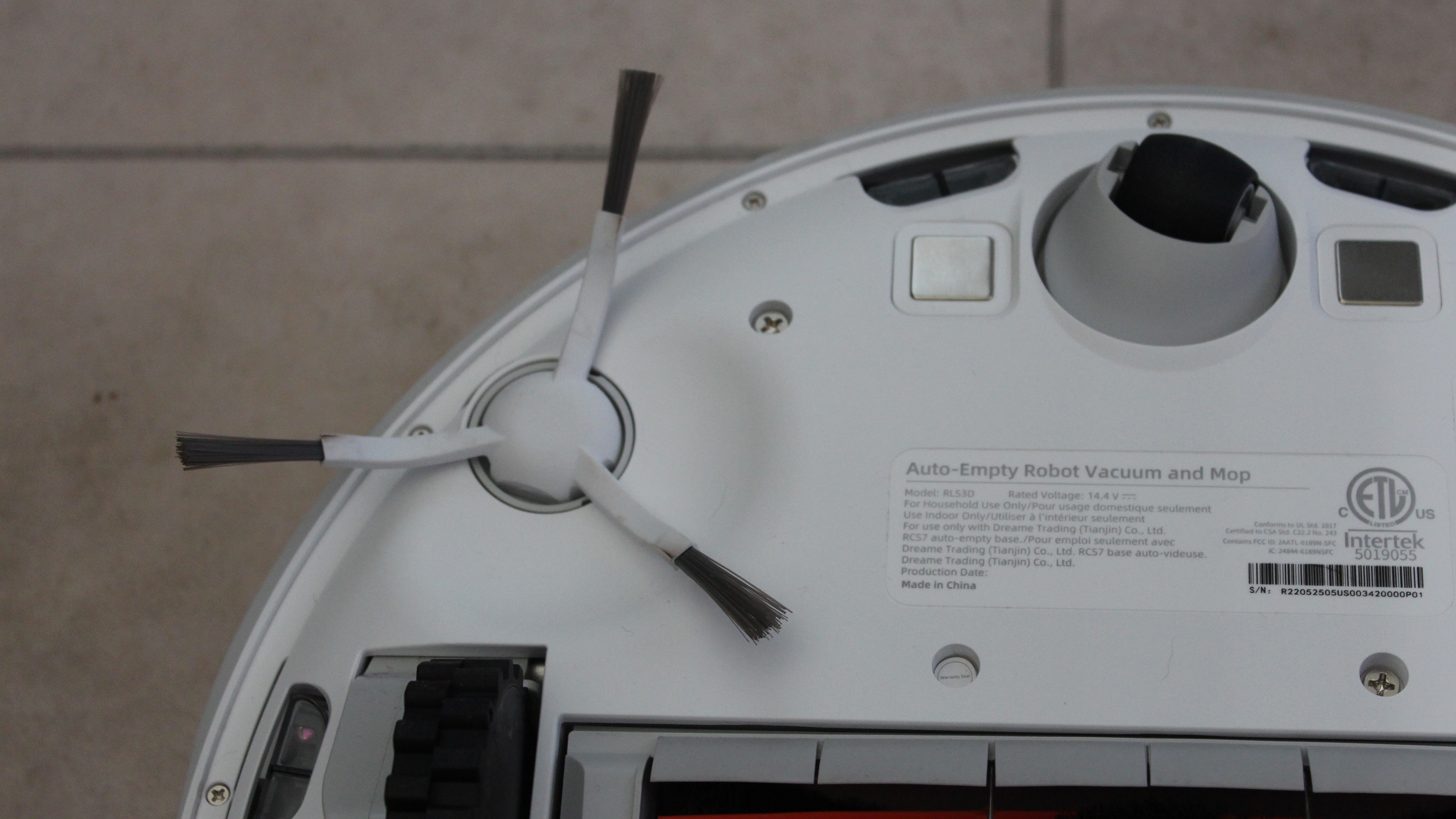 Dreametech DreameBot D10 Plus side brush