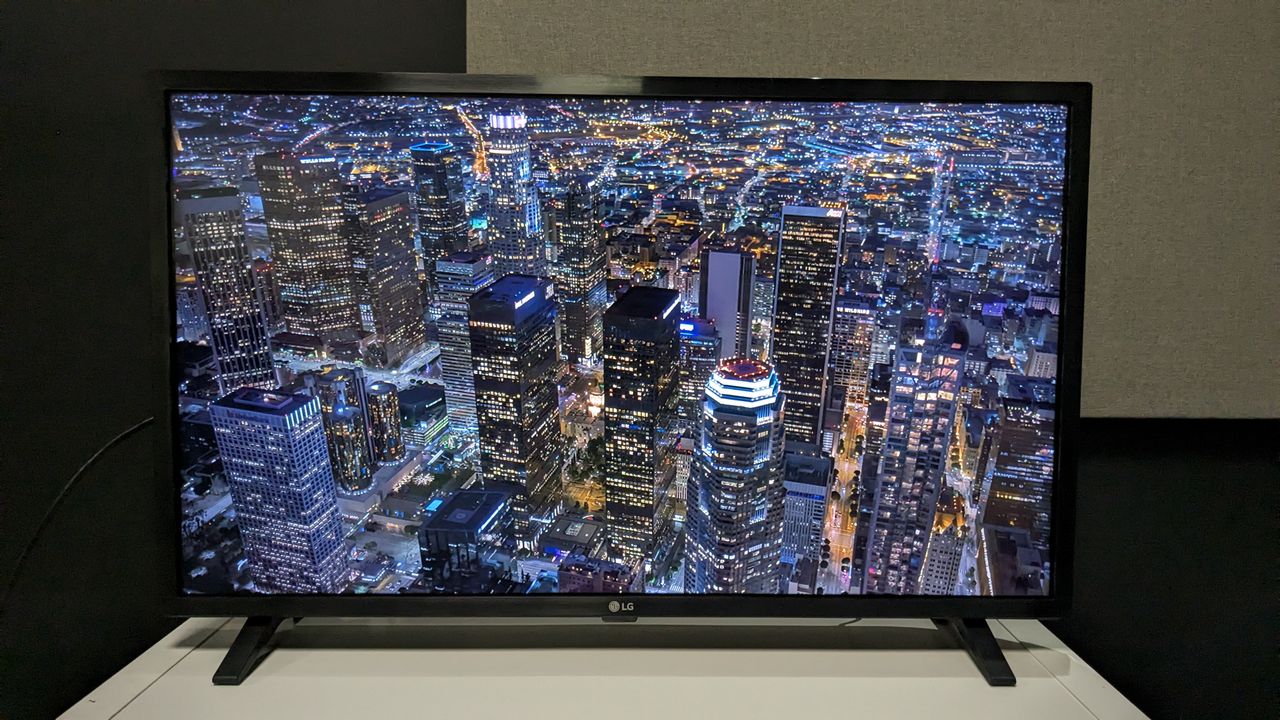 LG 32LQ6300 with city at night on screen