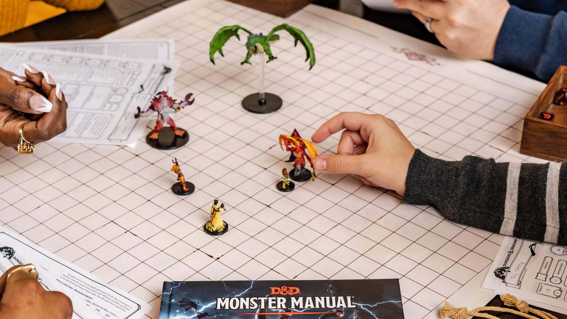 D&amp;D Miniatures on dungeon tiles