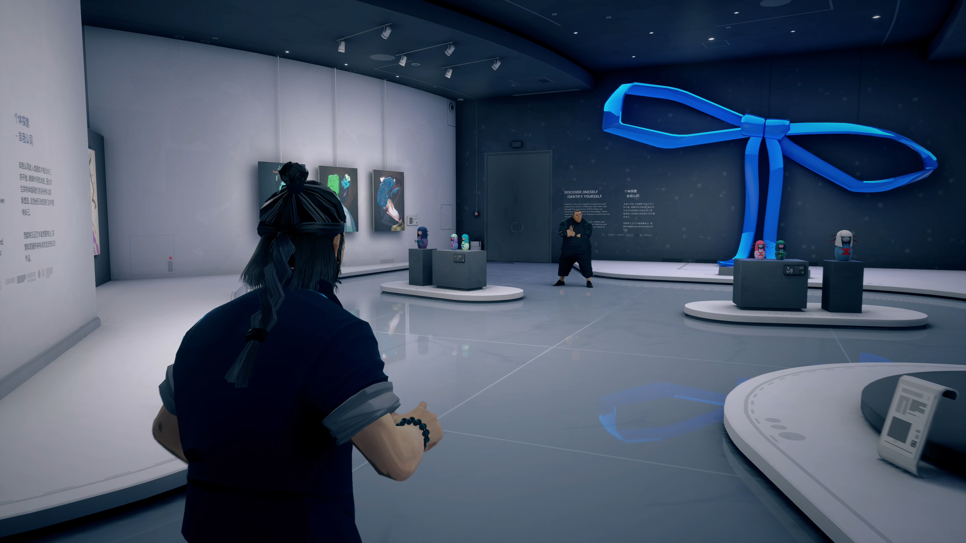 Sifu protagonist in an art gallery