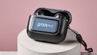 Groov-e Neo Buds showing Groov-e logo