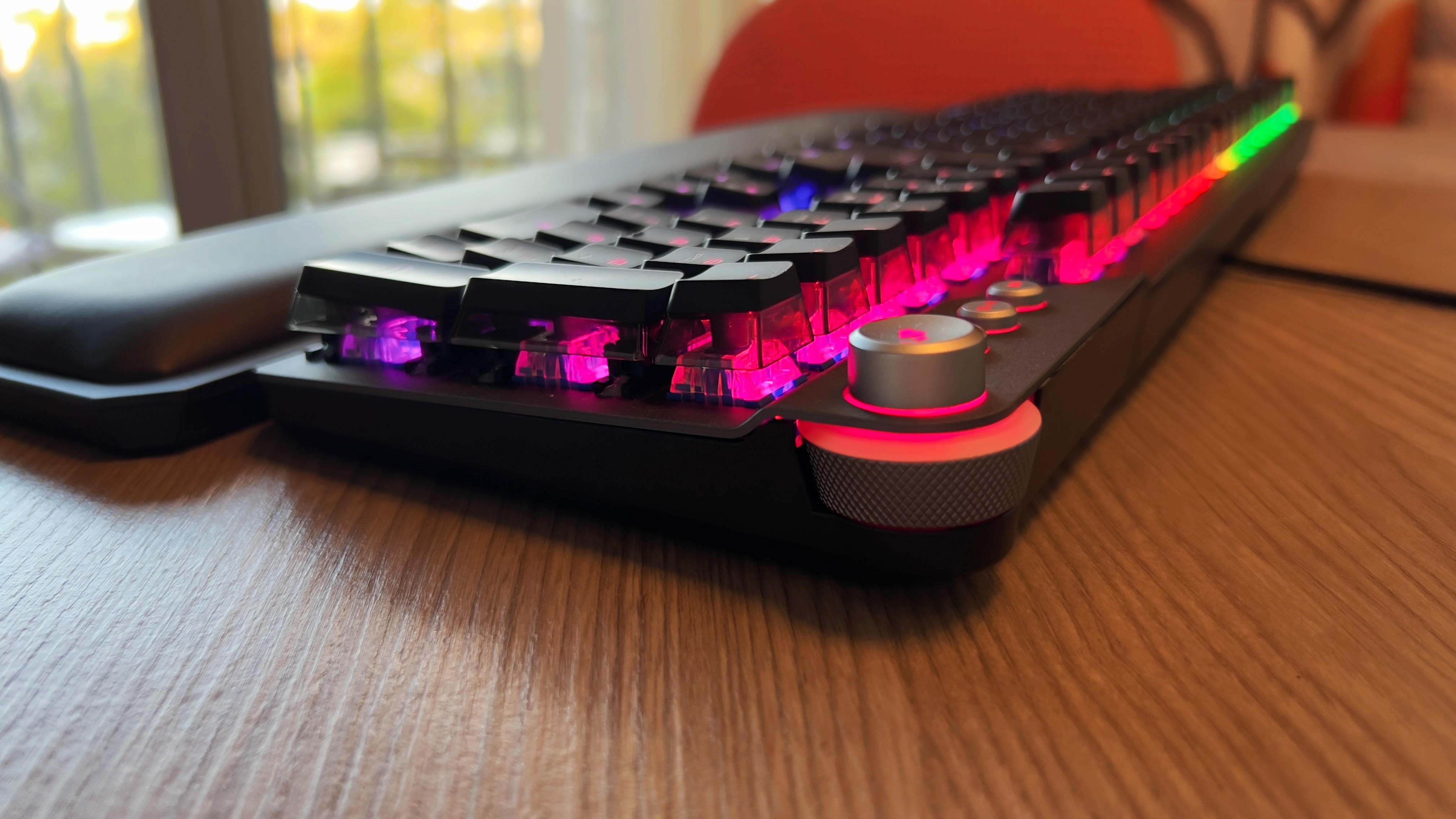 MSI Vigor GK71 Sonic on a hotel desk