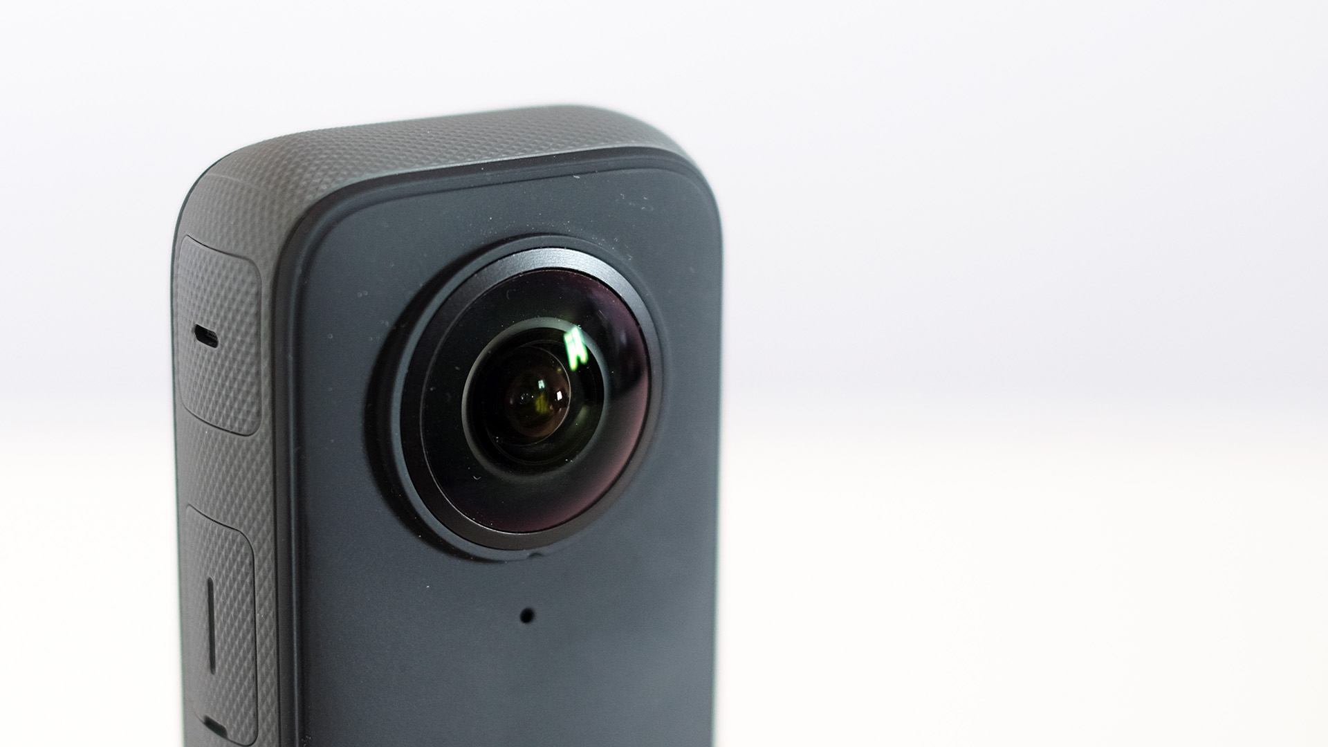 insta360 X3 close up of main lens on white background