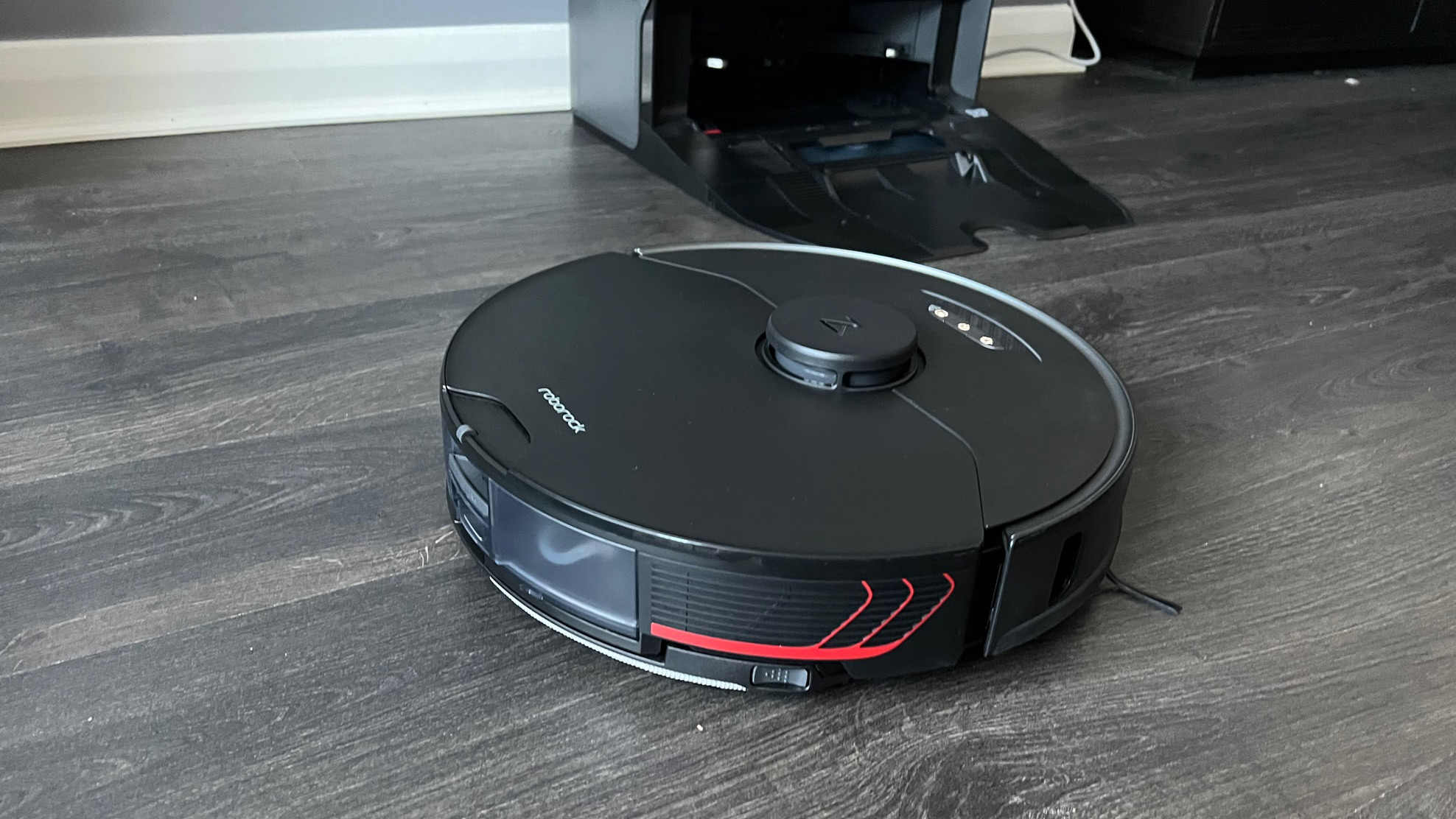 The side of the Roborock S7 MaxV Ultra