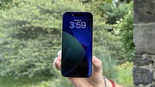 Apple iPhone 17 Review