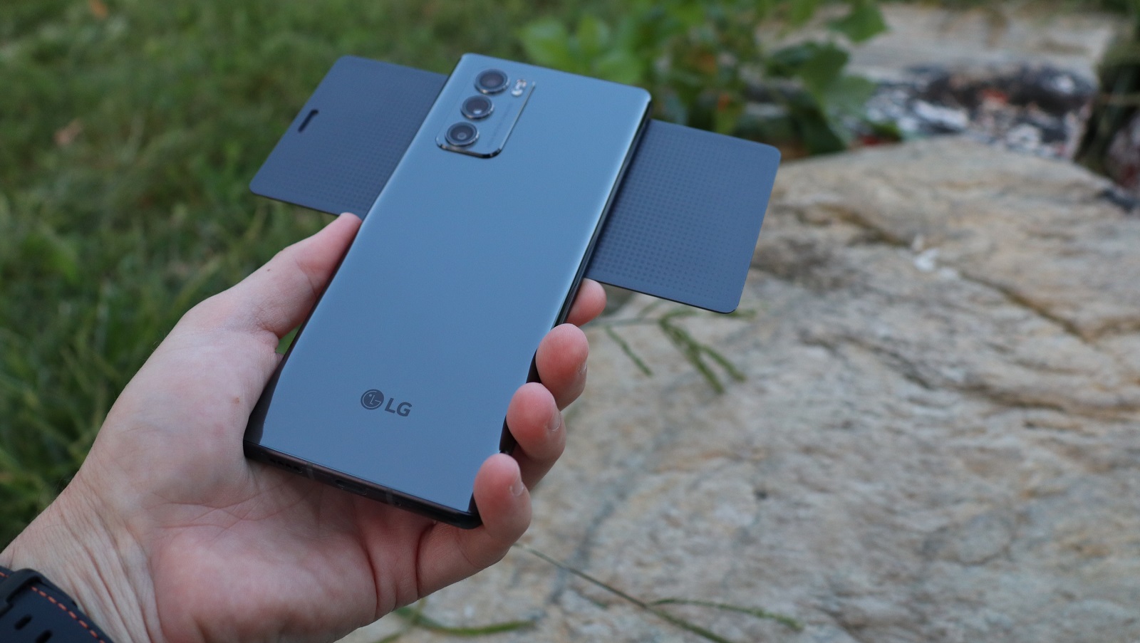 LG