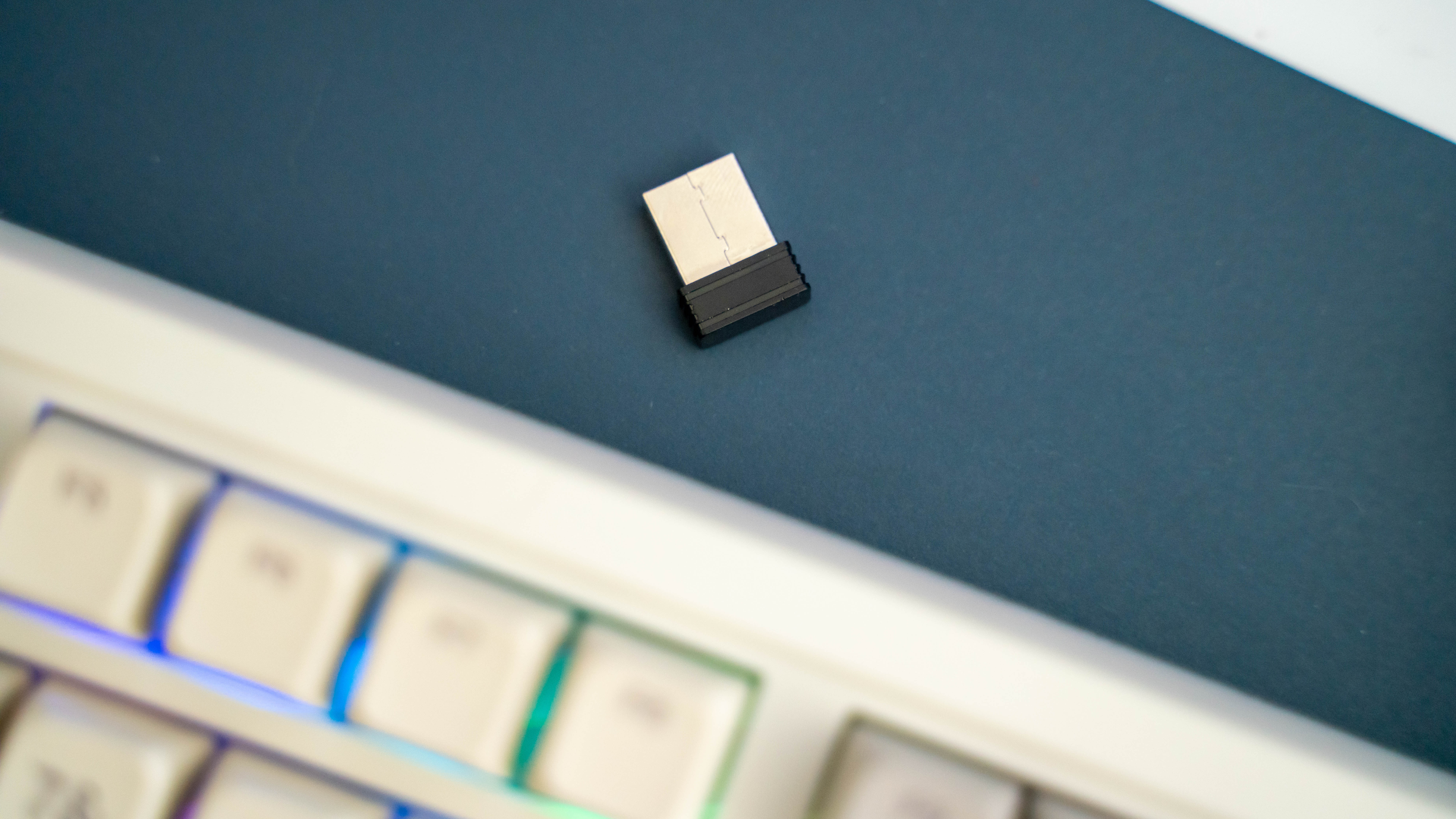 Epomaker RT100 on a desk pad