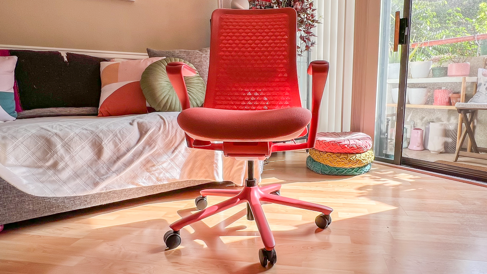 Branch Verve in coral in a living room