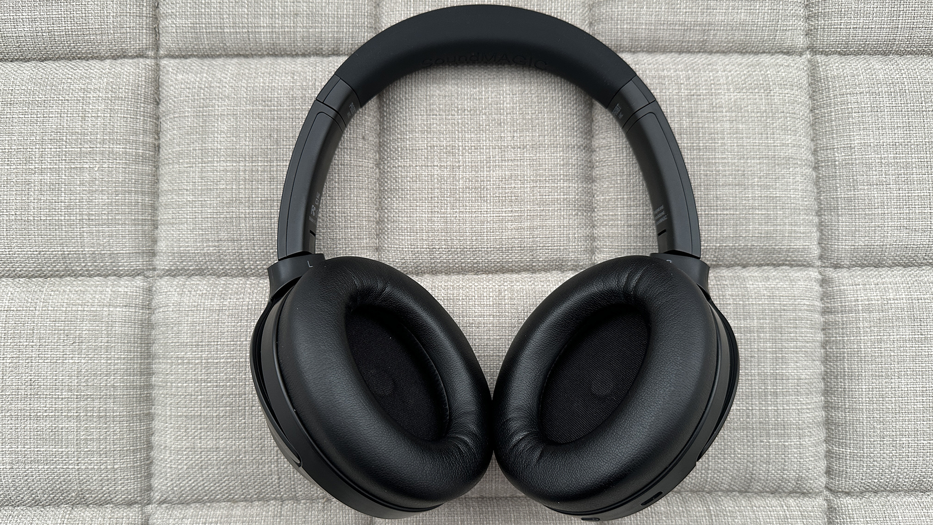 SoundMAGIC P60BT