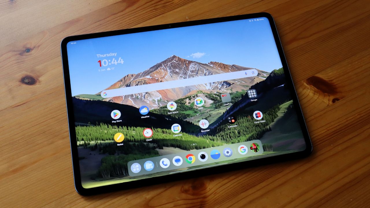 The OnePlus Pad 3 lying on a table