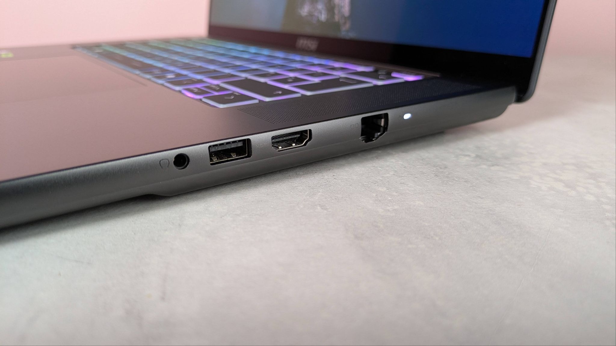MSI Stealth 16 AI+
