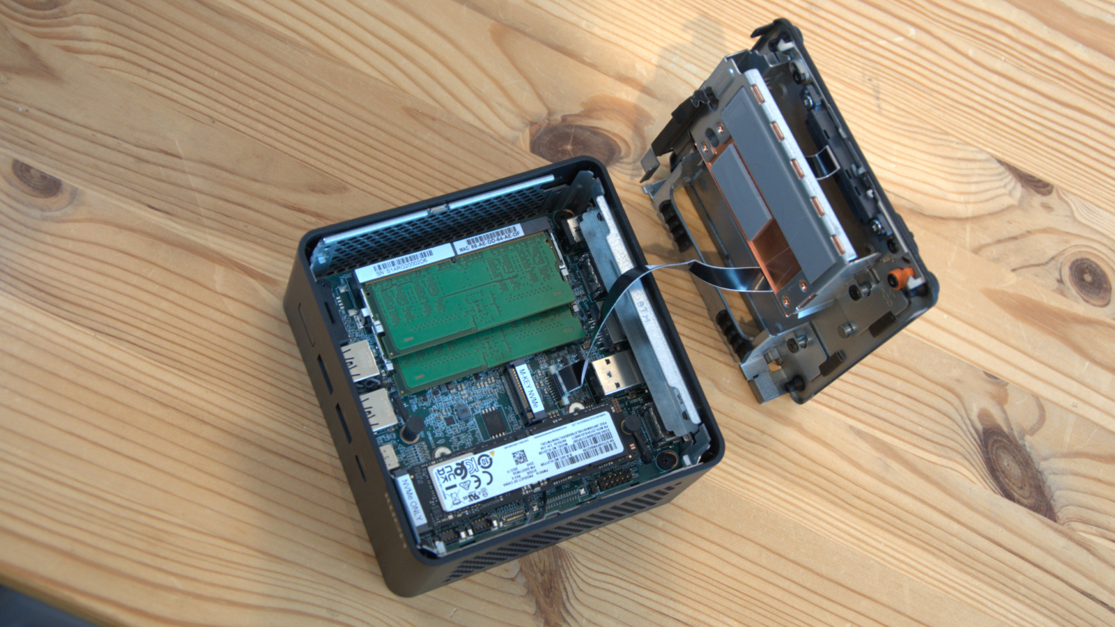 Asus NUC 14 Pro