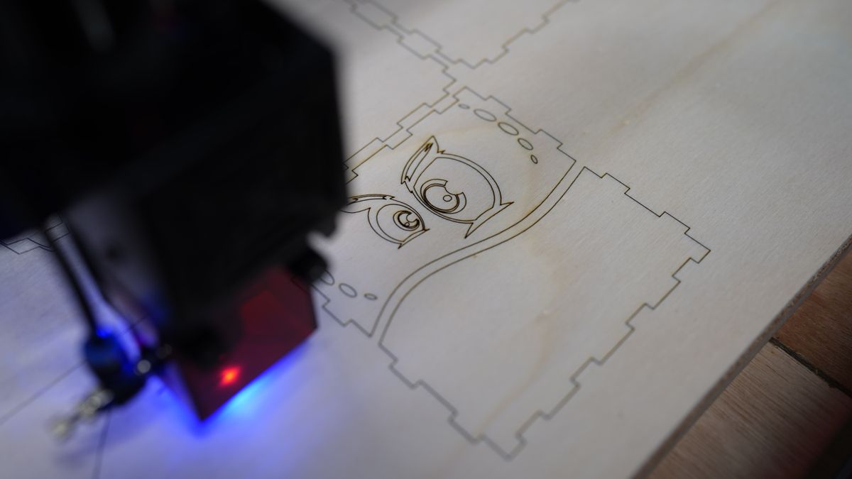 Two Trees Engraver