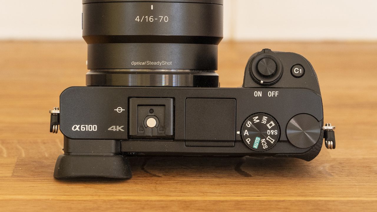 Sony A6100