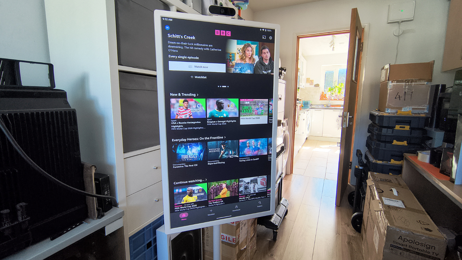 Apolosign 32" Smart Portable TV