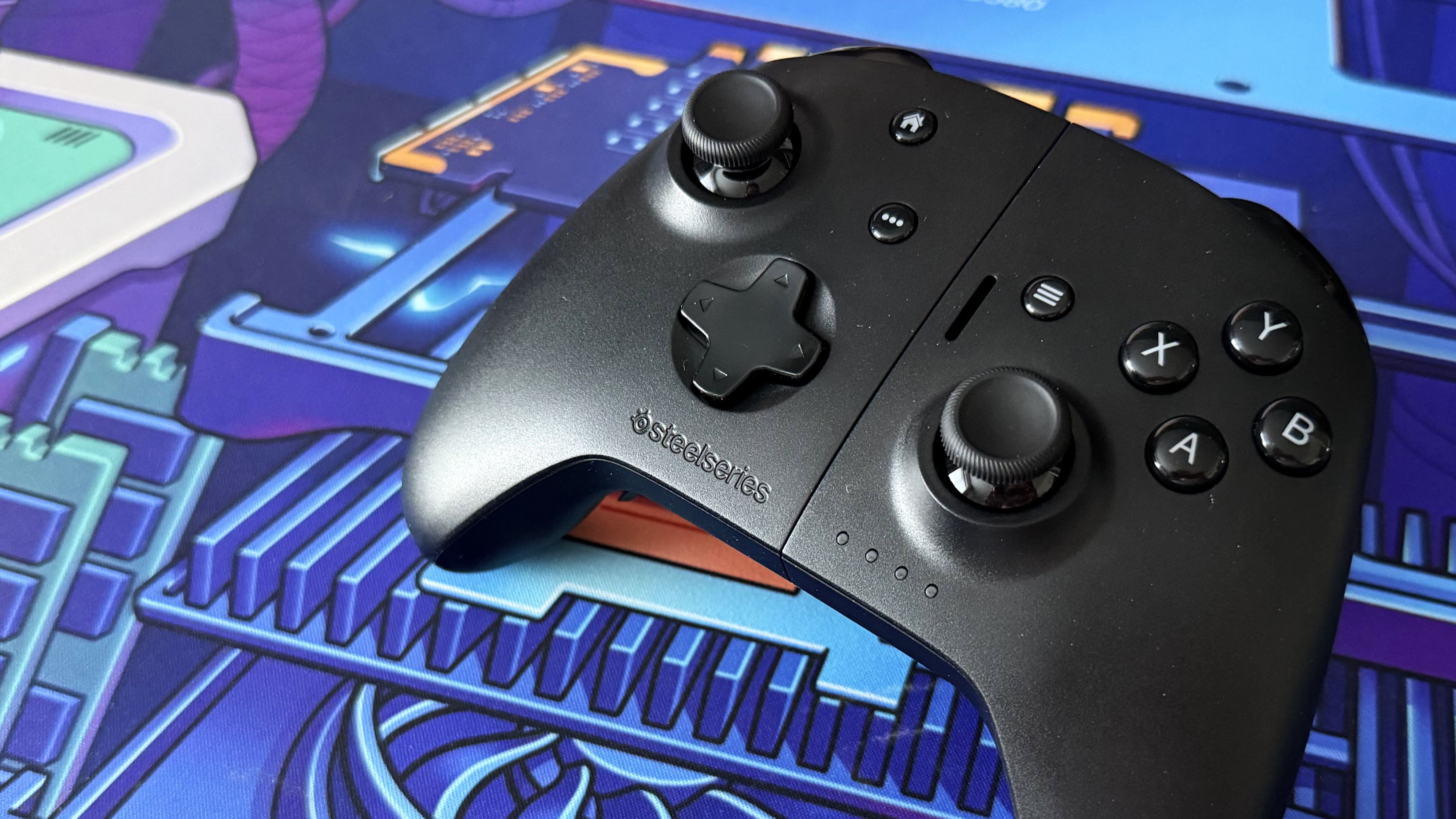 A photograph of the SteelSeries Nimbus Cloud mobile gaming controller.
