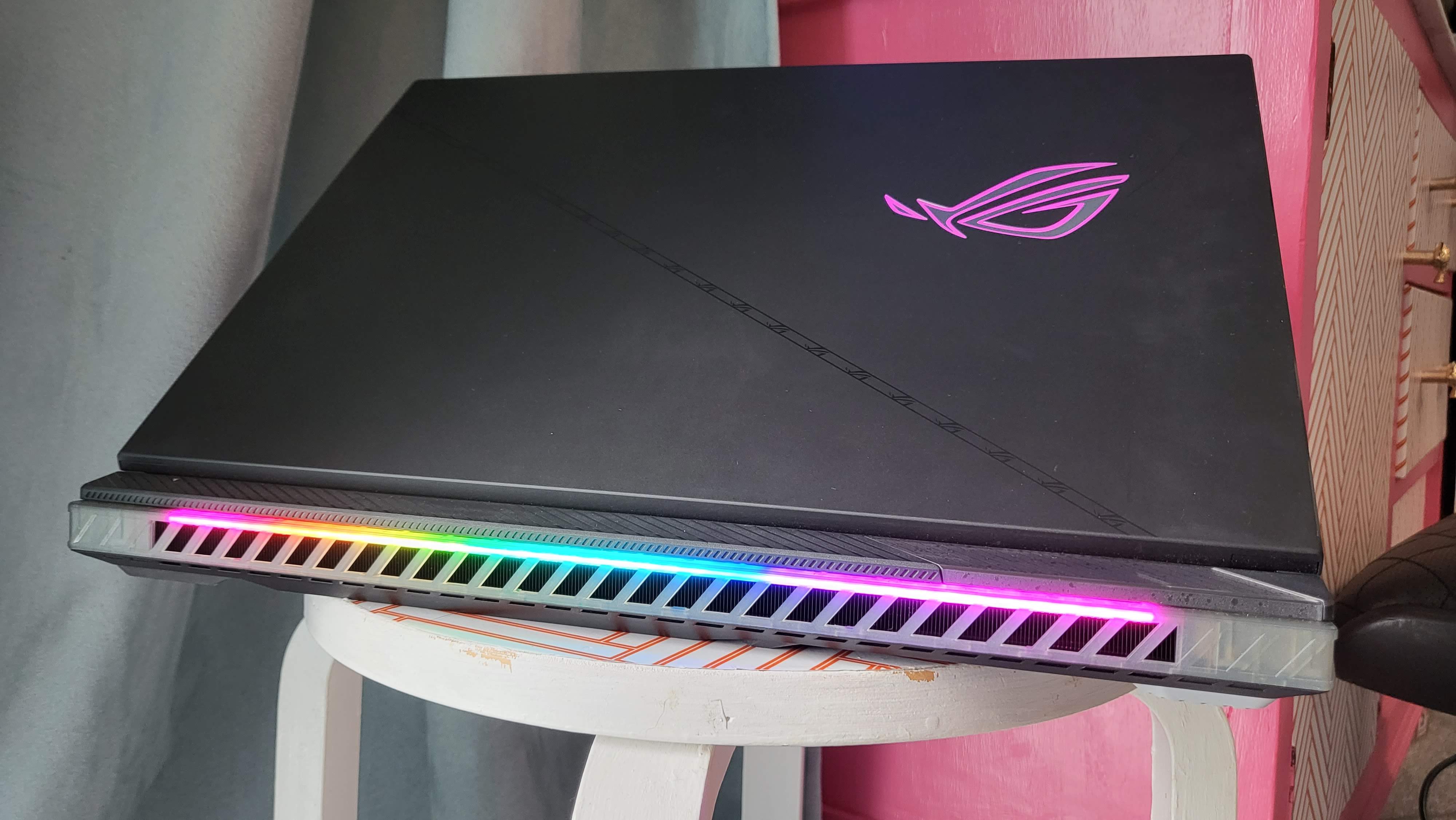 Asus ROG Strix Scar 18 (2023) on a stool