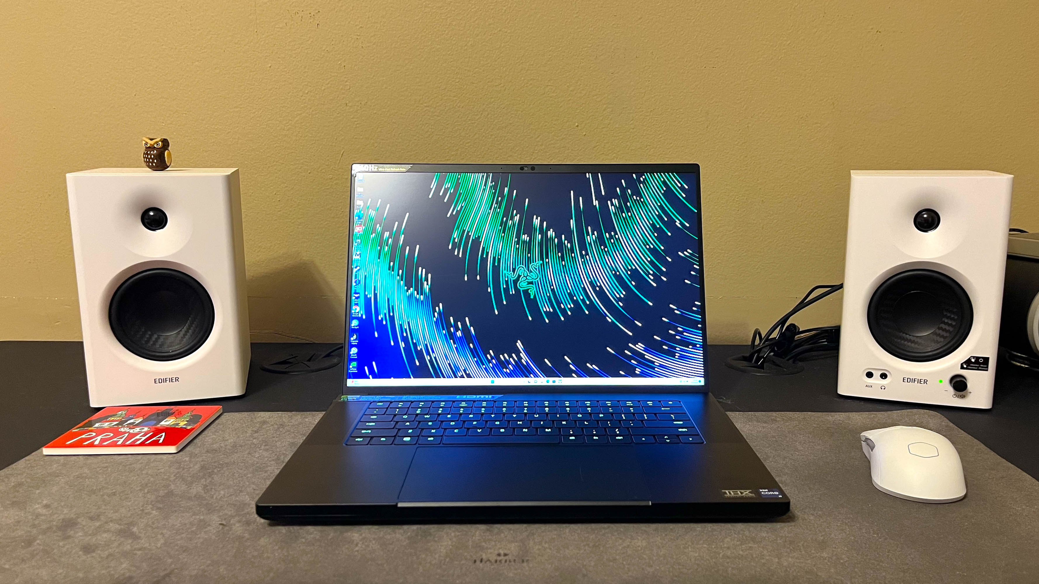 Razer Blade 16 (2023) on a desk