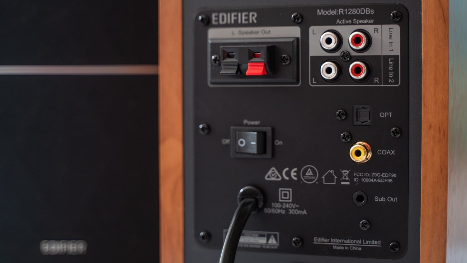 Edifier R1280DBs