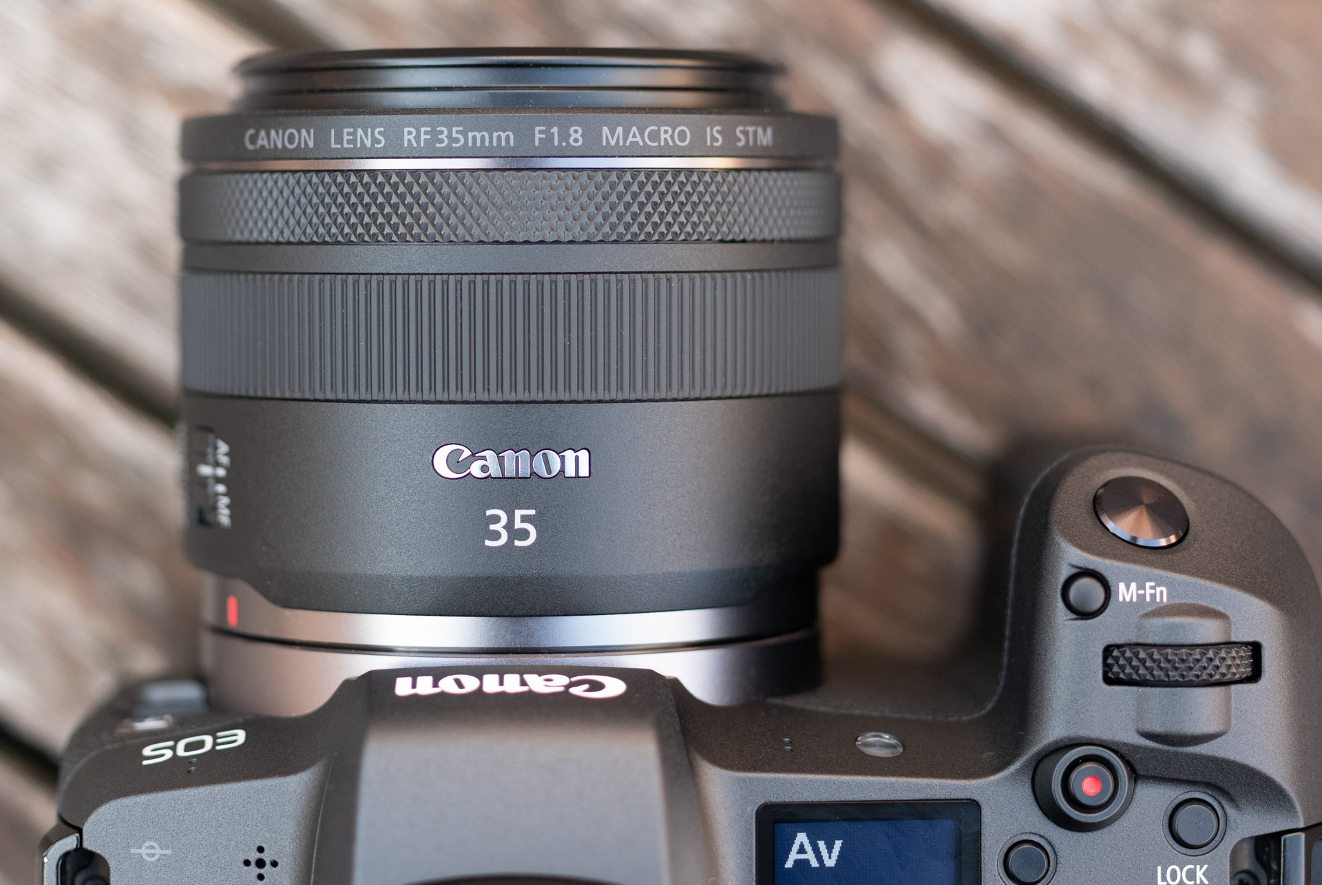 Canon RF 35mm F1.8 Macro IS STM